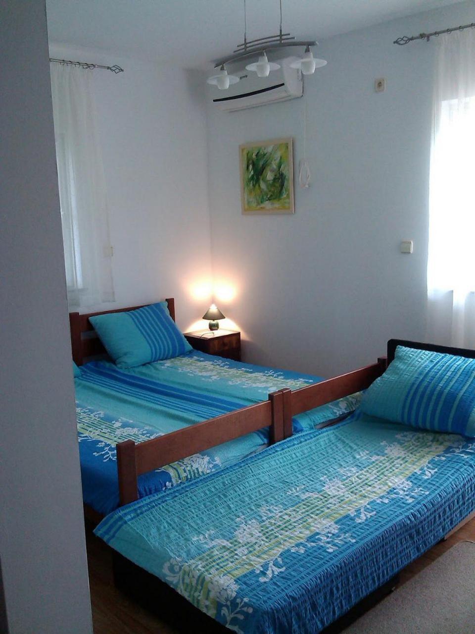 Apartments Antonija - Fitness Vinišće Екстериор снимка