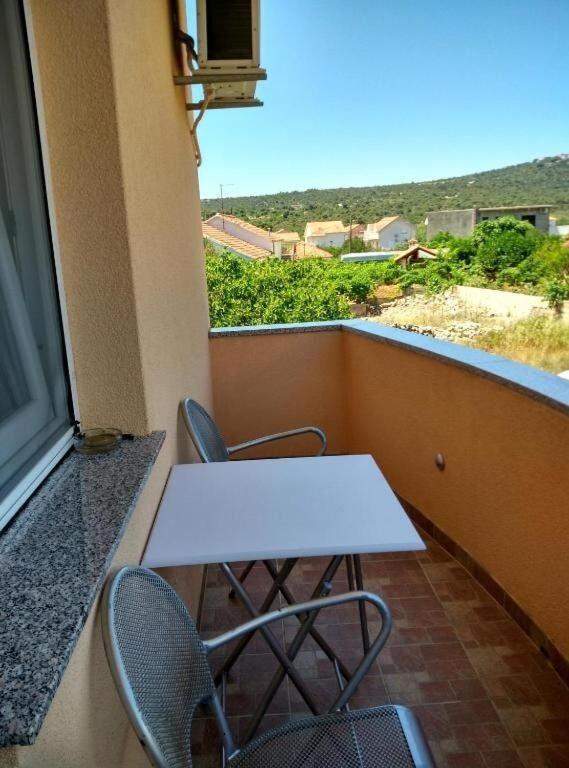 Apartments Antonija - Fitness Vinišće Екстериор снимка