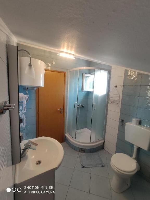 Apartments Antonija - Fitness Vinišće Екстериор снимка