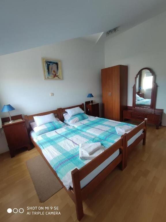 Apartments Antonija - Fitness Vinišće Екстериор снимка