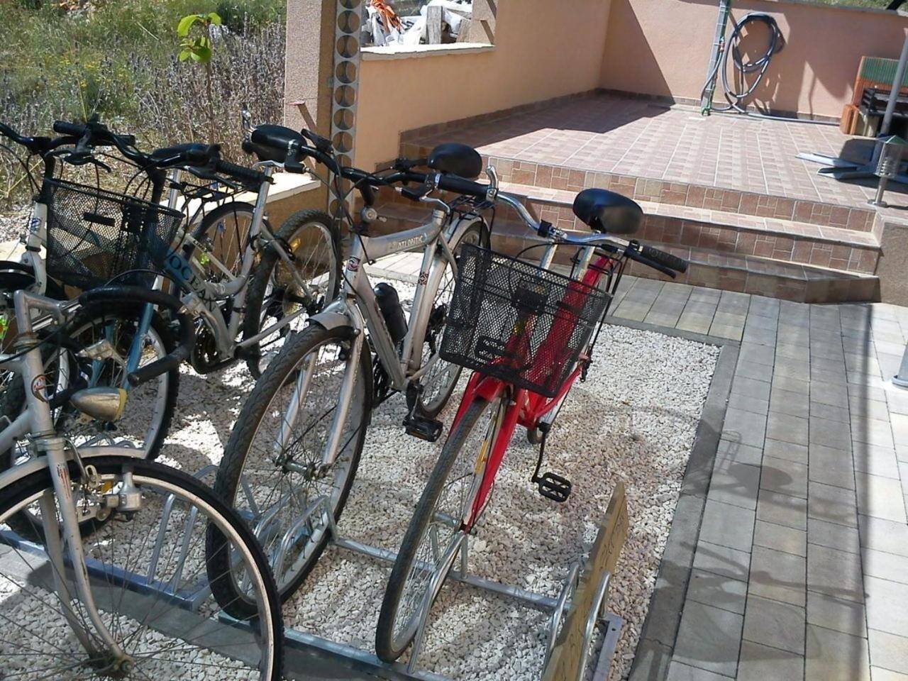 Apartments Antonija - Fitness Vinišće Екстериор снимка