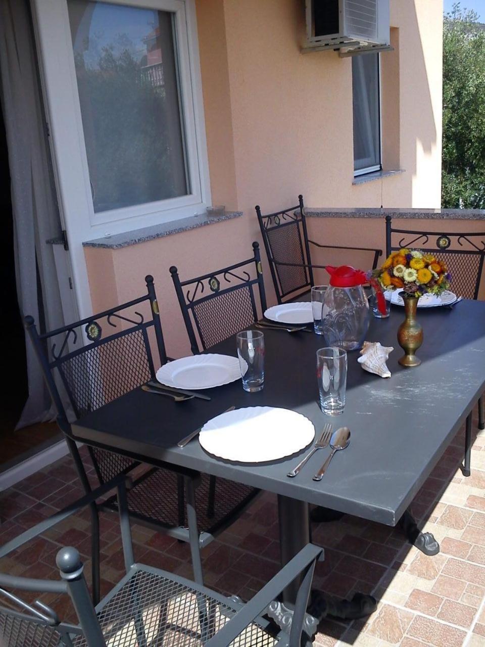 Apartments Antonija - Fitness Vinišće Екстериор снимка